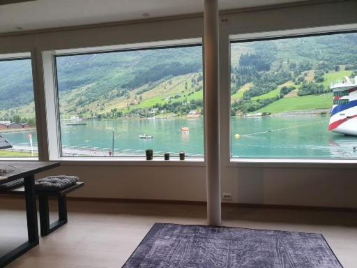 Moderne Panoramaleilighet 3-Roms I Olden Bagian luar foto
